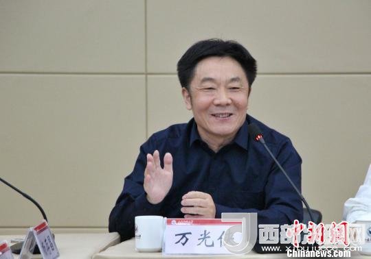 圖為山東師范大學(xué)副校長萬光俠在開幕式上發(fā)言。　趙曉 攝