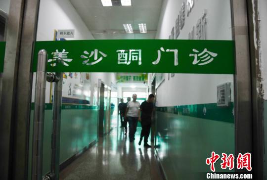 有數據顯示，十年來，山西省司法行政戒毒系統(tǒng)累計收治戒毒人員總數6萬余人。截至目前，在冊強制隔離戒毒人員、自愿戒毒人員、戒毒康復人員、美沙酮維持治療人員共1.2萬余人。　王建軍 攝