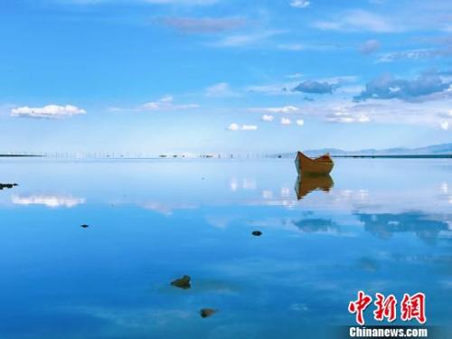  資料圖：“天空之鏡”茶卡鹽湖?！埨ぁz