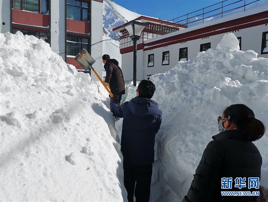 （圖文互動）（1）西藏日喀則普降暴雪 電力交通逐步恢復無人員傷亡